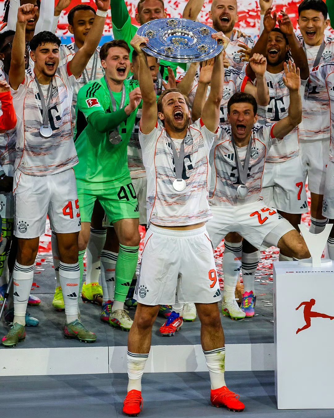 Kaiyun Sports官网包含凯恩回归赛场，问鼎冠军首场状态亮眼，德国队观众沸腾！的词条