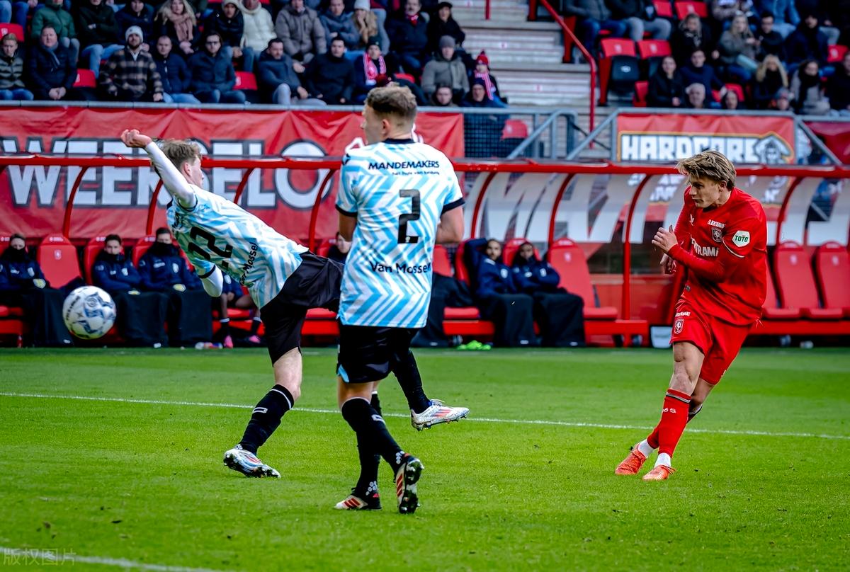 开云体育登录入口关于赛地聚焦:欧超杯赛后热度飙升,多特蒙德迎来里程碑,球迷炸锅,控场能力受关注的信息